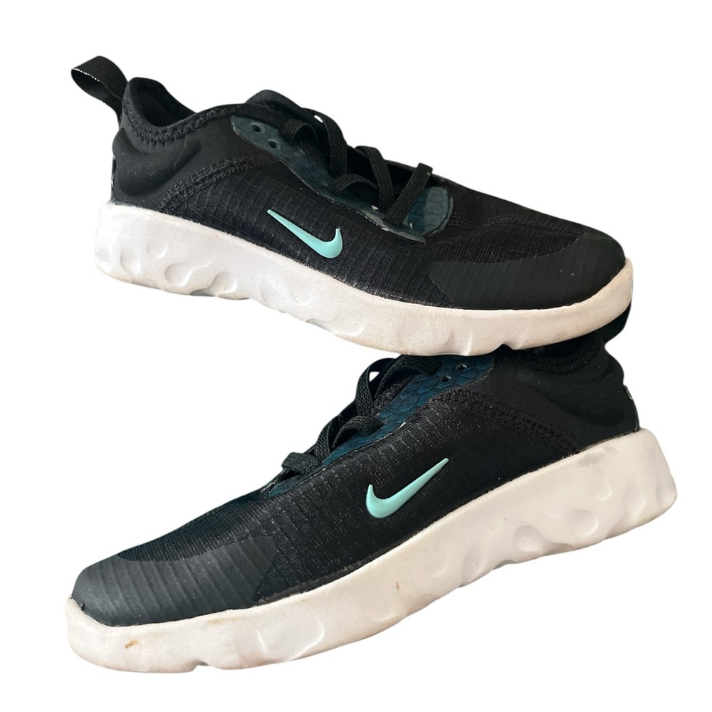 Nike Black and Aqua Athletic Shoes